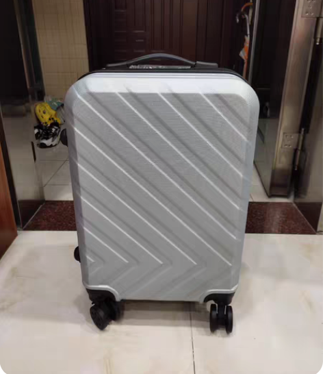 包邮20寸拉杆箱,可登机。 感兴趣的话点“...