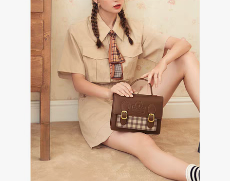 转卖【火拼价】稻草人布朗熊联名单肩包女20...