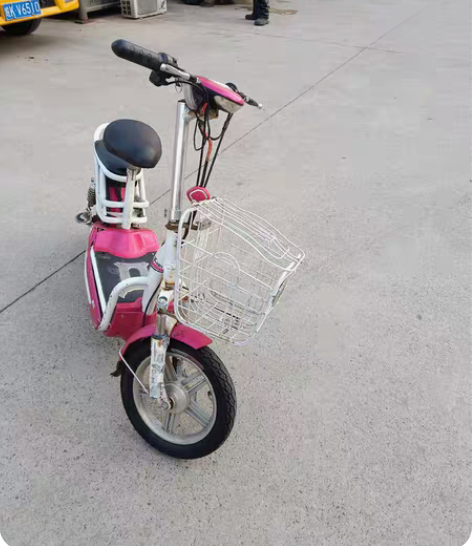 包邮爱玛小款电动车，实车图片，含4块电池，...