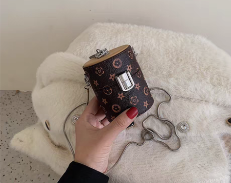 转卖流行小包包女2020新款潮网红百搭链条...