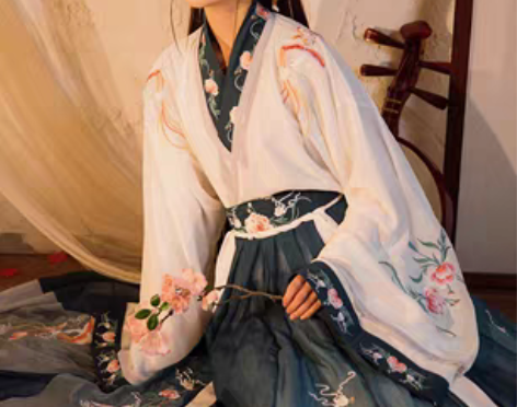 转卖青藜册【芳菲吟】晋制三件套 全新吊牌在...