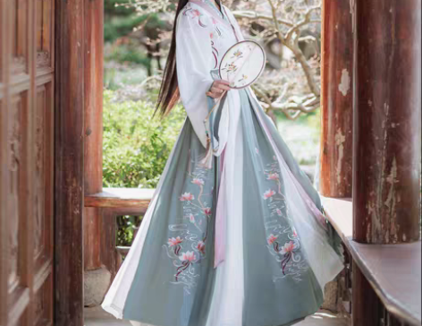 转卖玉春香子南记原创传统中国风汉服女晋制襦...