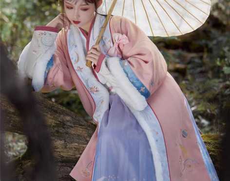 转卖七月夕+山影雪月+飞机袖短衫加绒绣花长...