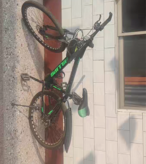 山地自行车95新，超级便宜，看上了处理过来...