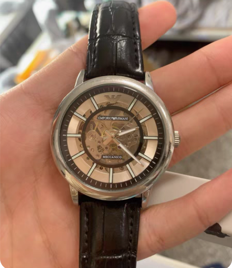 包邮阿玛尼机械手表 急用钱300卖了 感兴...