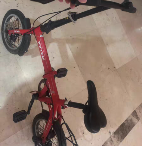 凤凰折叠自行车，是碟刹的，非常好用，14寸...