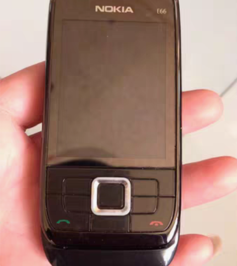包邮诺基亚E66手机，成色看图，单机没有电...