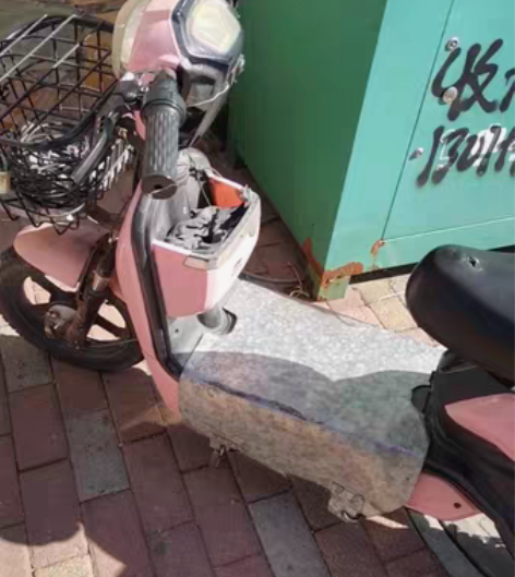 卖电动车    ，电机是新的，新换的。电瓶...