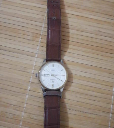 转卖艾浪 腕表自动上链条 感兴趣的话点“我...