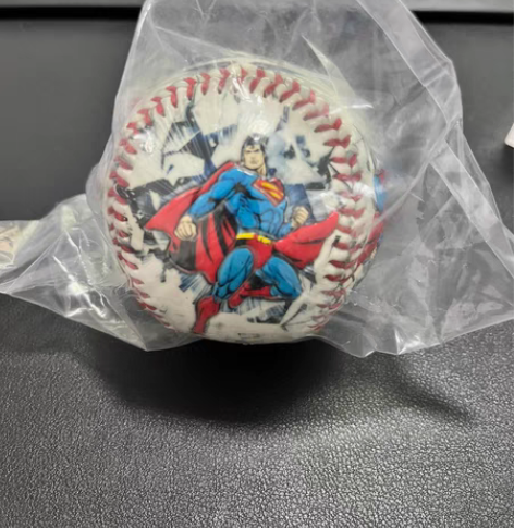 棒球珍藏版，超人画面，带展示盒，全新，有喜...