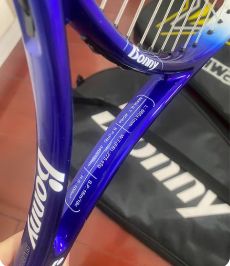 刚学网球时候买的，一共就用了四五次吧。出闲...