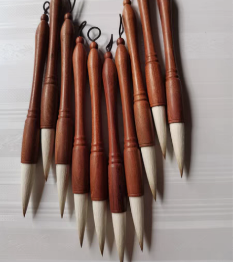 包邮狼羊兼毫小斗笔,笔杆是进口红木叫红贵宝...