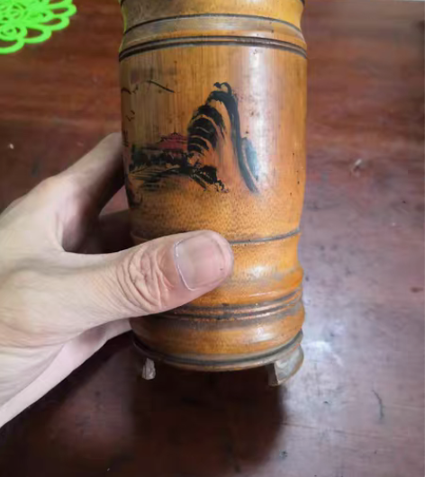 包邮80年代的老竹笔筒，手工绘制，高15厘...