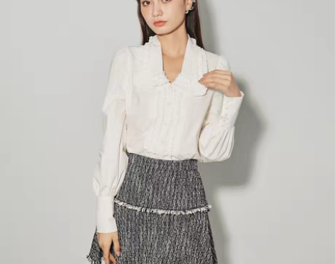 转卖Z11女装秋冬新款荷叶边娃娃领衬衫F1...