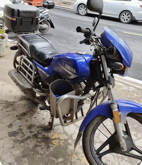 雅马哈125摩托车，品牌机车，性能优良，牌...