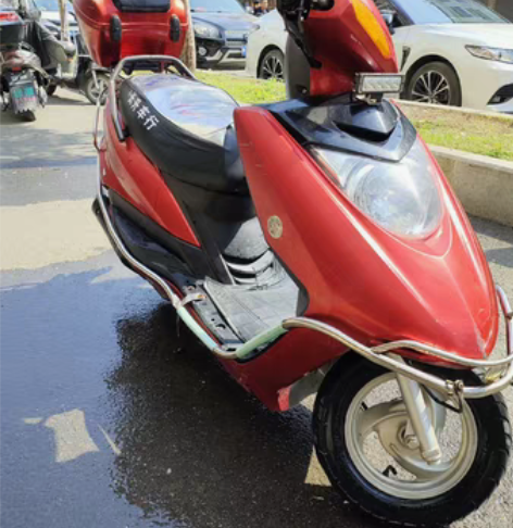 雅马哈女士摩托车动力十足 感兴趣的话点“我...