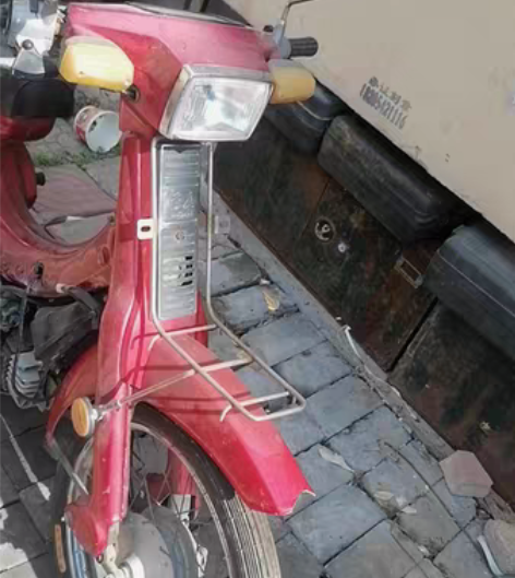 2001年生产的重庆雅马哈80，两冲程摩托...