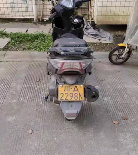 转卖新尚领125CC国四电喷燃油踏板摩托车...
