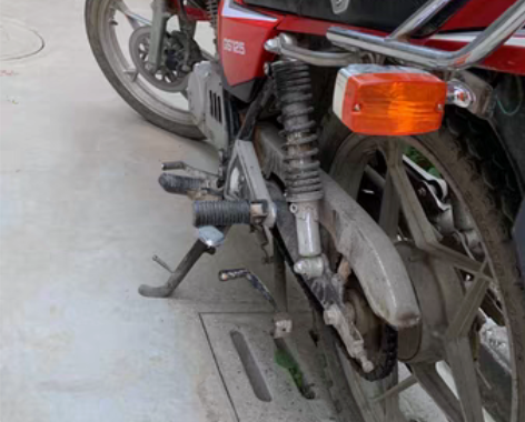 铃木摩托车  铃木王GS125 车没洗，无...