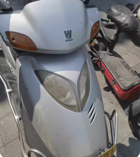 豪爵悦星，手续齐全，车况怎么精品，必须过户...