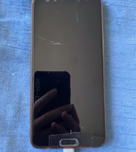 包邮华为nova2s 664 换过屏，这个...