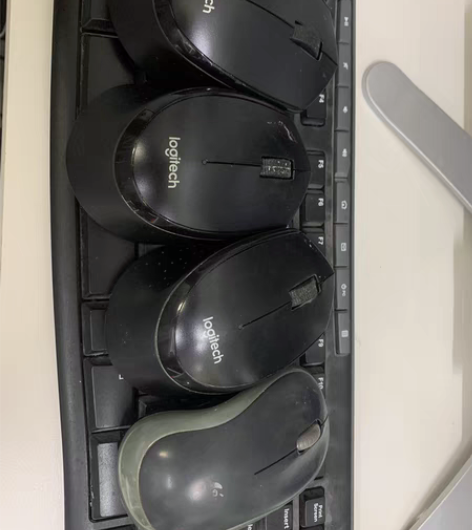 罗技鼠标们，3个M330和1个M185，鼠...