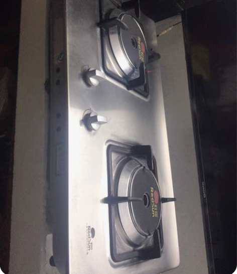 红日燃气灶，嵌入式，(天然气)成新很好，买...