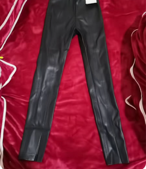 包邮鱼姐家，全新开叉皮裤直筒裤 m码 仅试...