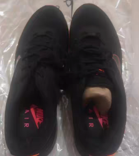 特步鞋子，特价卖39码一双100包邮。 感...