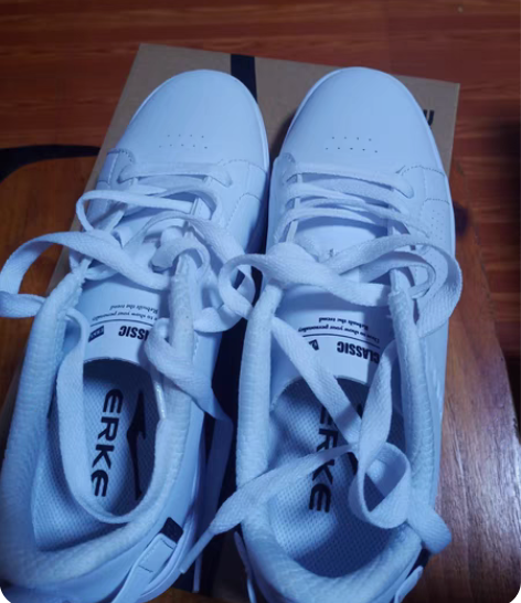 包邮鸿星尔克  不知道是男鞋还是女鞋  3...