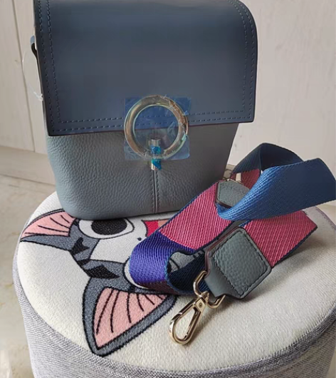 真皮包包处理，有头层牛皮有二层牛皮 不包邮...