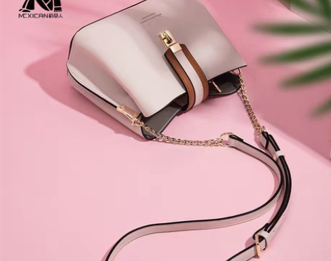 转卖稻草人女包2022新款包包潮水桶包女斜...