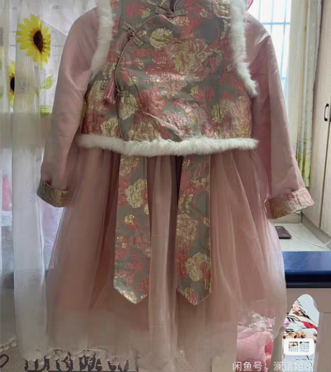 包邮拜年服女童汉服连衣裙公主裙两件套,正版...