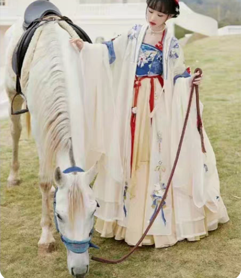 【出租】十三余小豆蔻儿[迪士尼白雪公主合作...