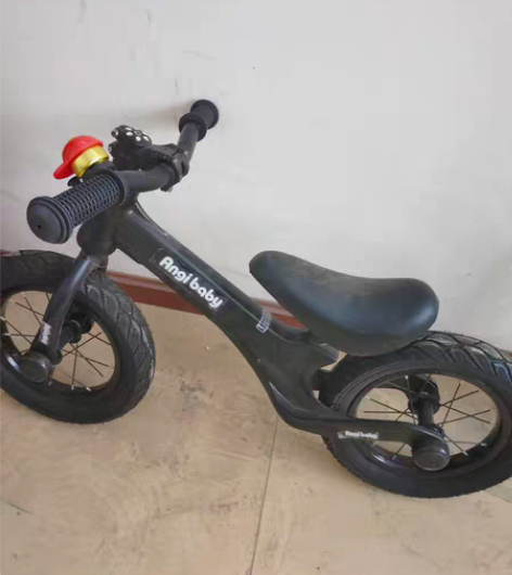 凤凰牌儿童平衡车 感兴趣的话点“我想要”和...