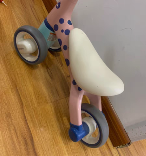 babycare平衡车，就在家里面玩，一点...