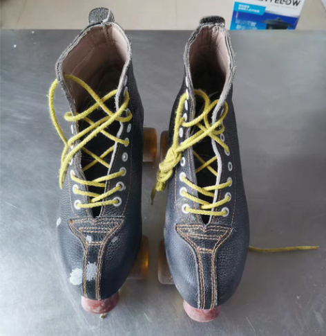 个人闲置双排旱冰鞋45码一双有需要的拿走 ...