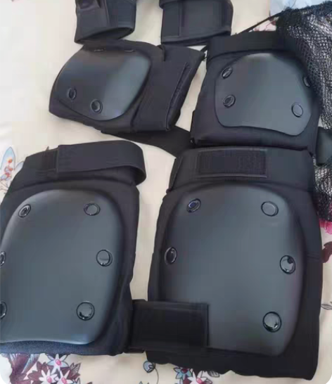 包邮滑板轮滑滑雪骑行护具现在清厂卖了，原价...