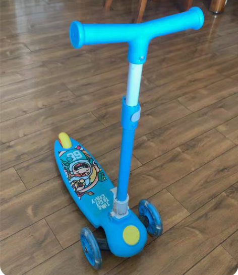 儿童滑板车，家里玩具太多，都没怎么玩需要晋...