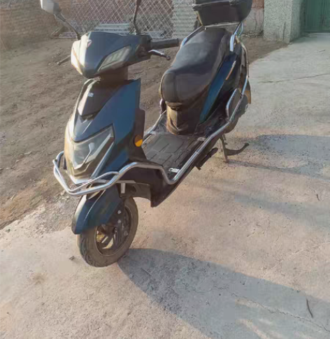 雅迪电动车出售，七八层新，空车1000带电...