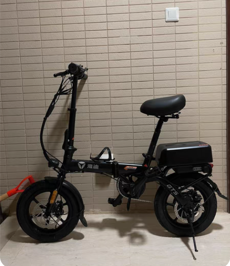 小姐姐9成新雅迪电动折叠车，可代驾或者代步...