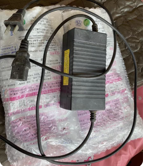 原装爱玛48v铅酸蓄电池充电器，车卖给电动...