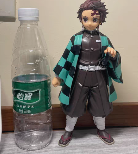 万代鬼灭之刃手办灶门炭治郎，高度约24cm...