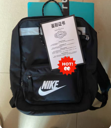 包邮急出nike双肩包 几乎全新没什么使用...