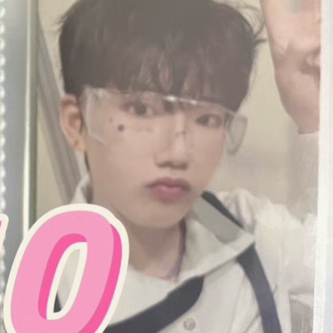 出treasure小卡 金俊奎 奎 盒4 ...