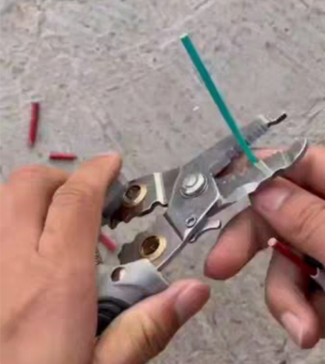 多功能剥线钳专用电工分线钳剥皮压线万能绕线...