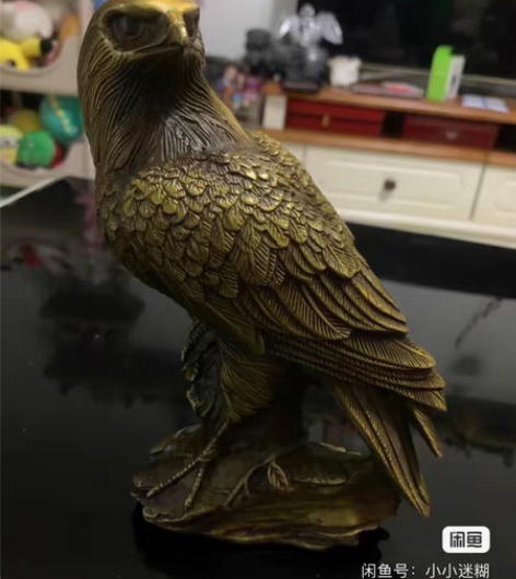 包邮闲置一座纯铜老鹰摆件，做工精致，很灵动...