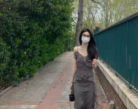 转卖灰色V领吊带长裙女夏季2022新款复古...