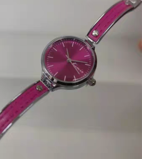 正品全新金米欧手链手表清仓，商场品质，走时...