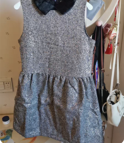 蓝色高腰花苞裙 感兴趣的话点“我想要”和我...